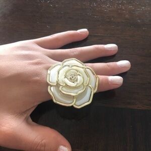 Stretchy Floral Ring